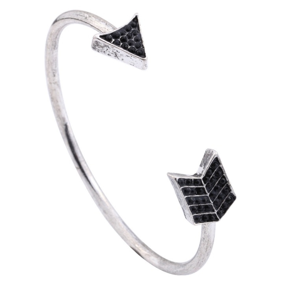 Arrow bracelet